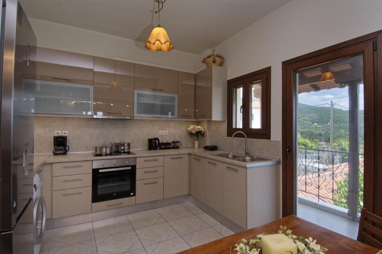 Iatrou House- Villa With Incredible View Portaria  Exterior photo